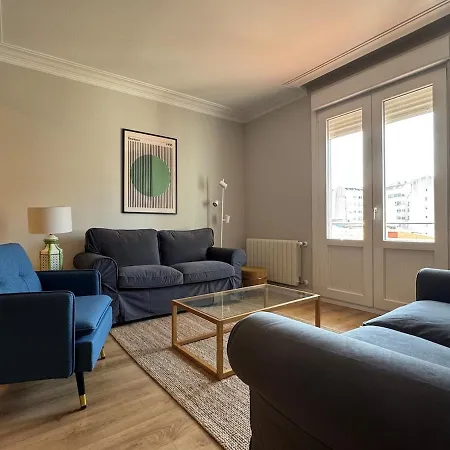 Nuevo Y Luminoso En El Corazon De شقة